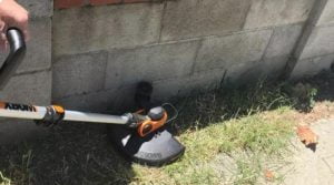 how to use a string trimmer
